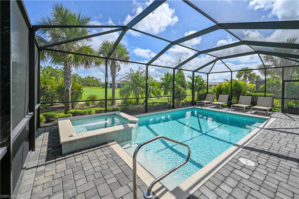 15895 Leaning Pine LN