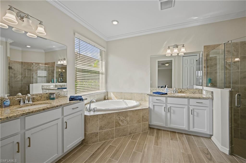 15895 Leaning Pine LN