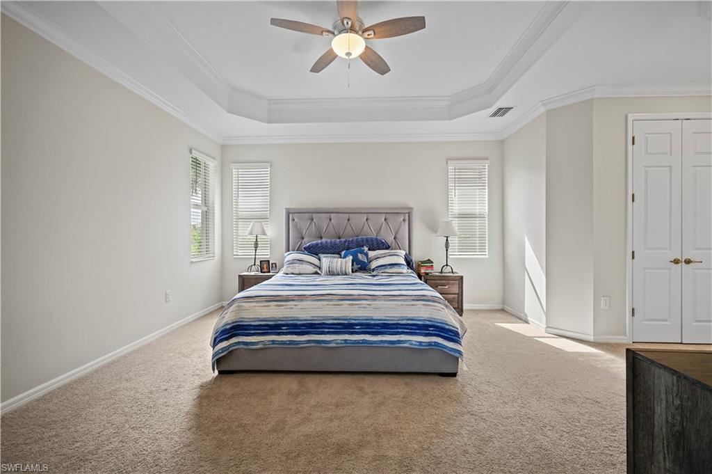 15895 Leaning Pine LN