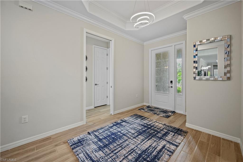 15895 Leaning Pine LN