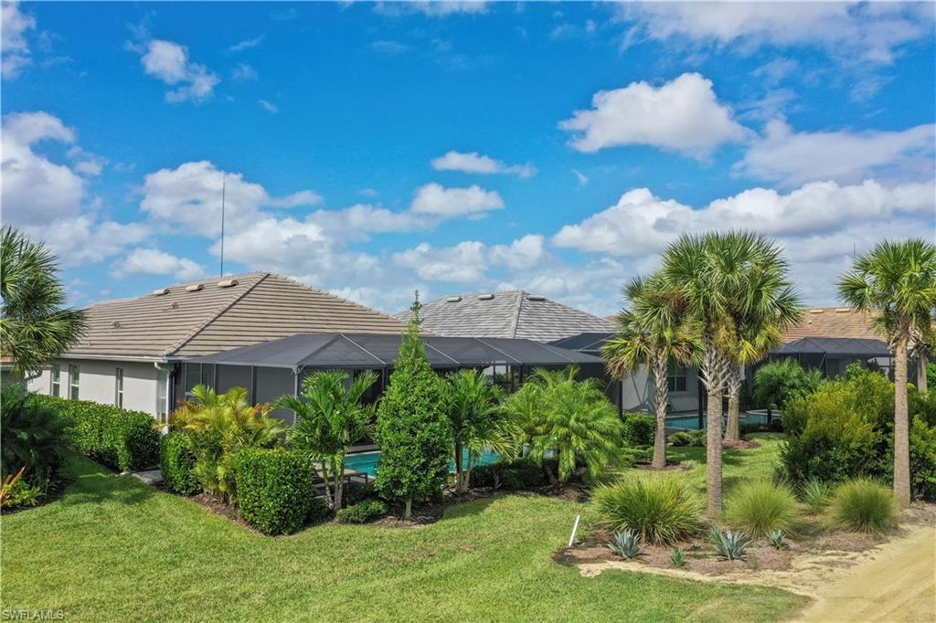 15895 Leaning Pine LN