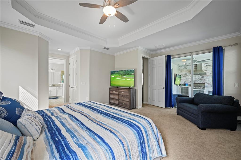 15895 Leaning Pine LN