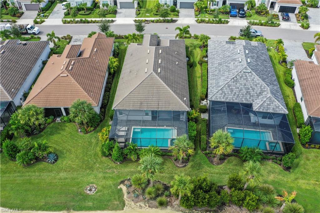 15895 Leaning Pine LN