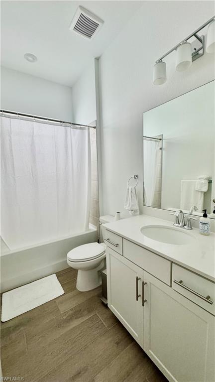 15048 Pinehurst