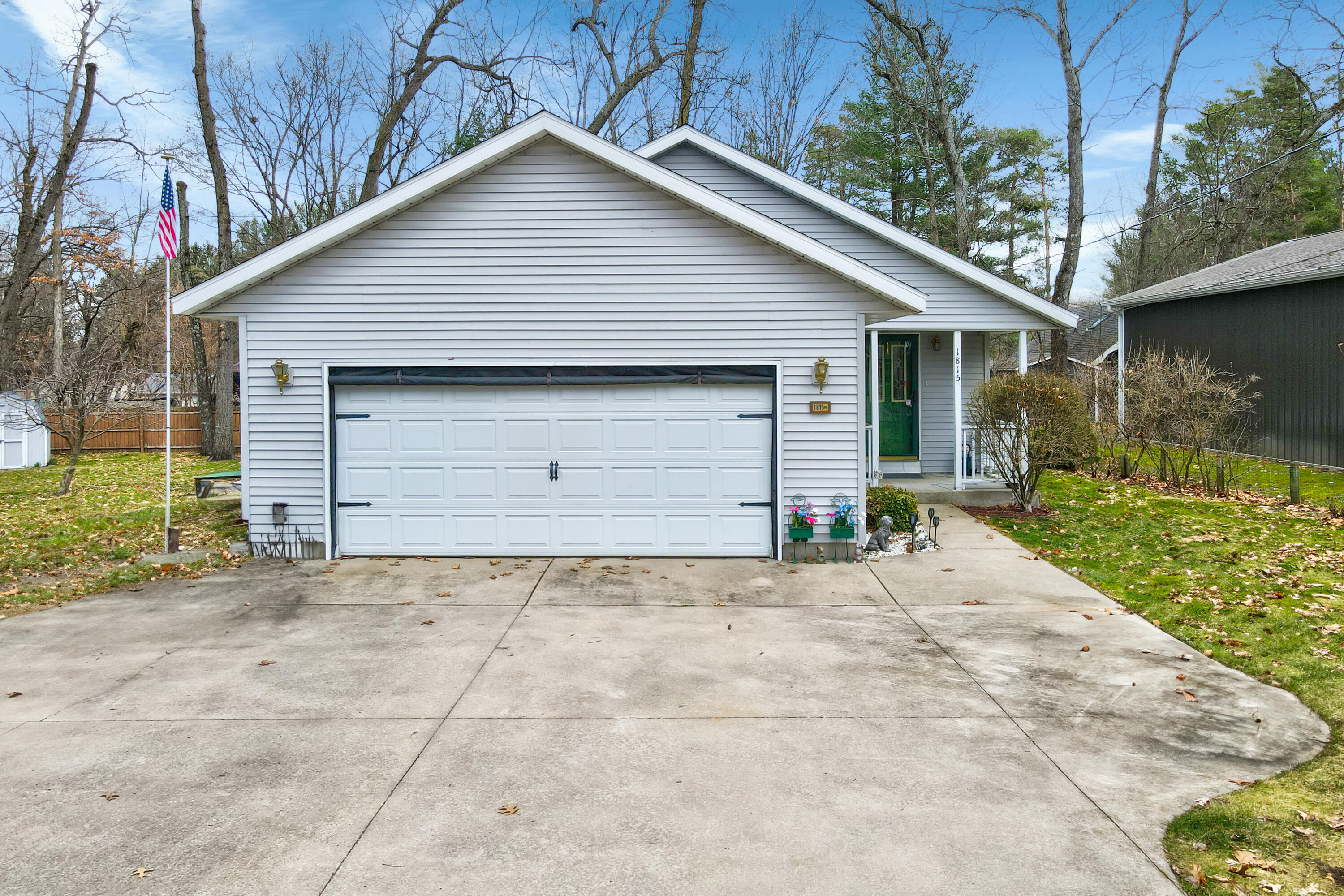 1815 Arrowhead Trail