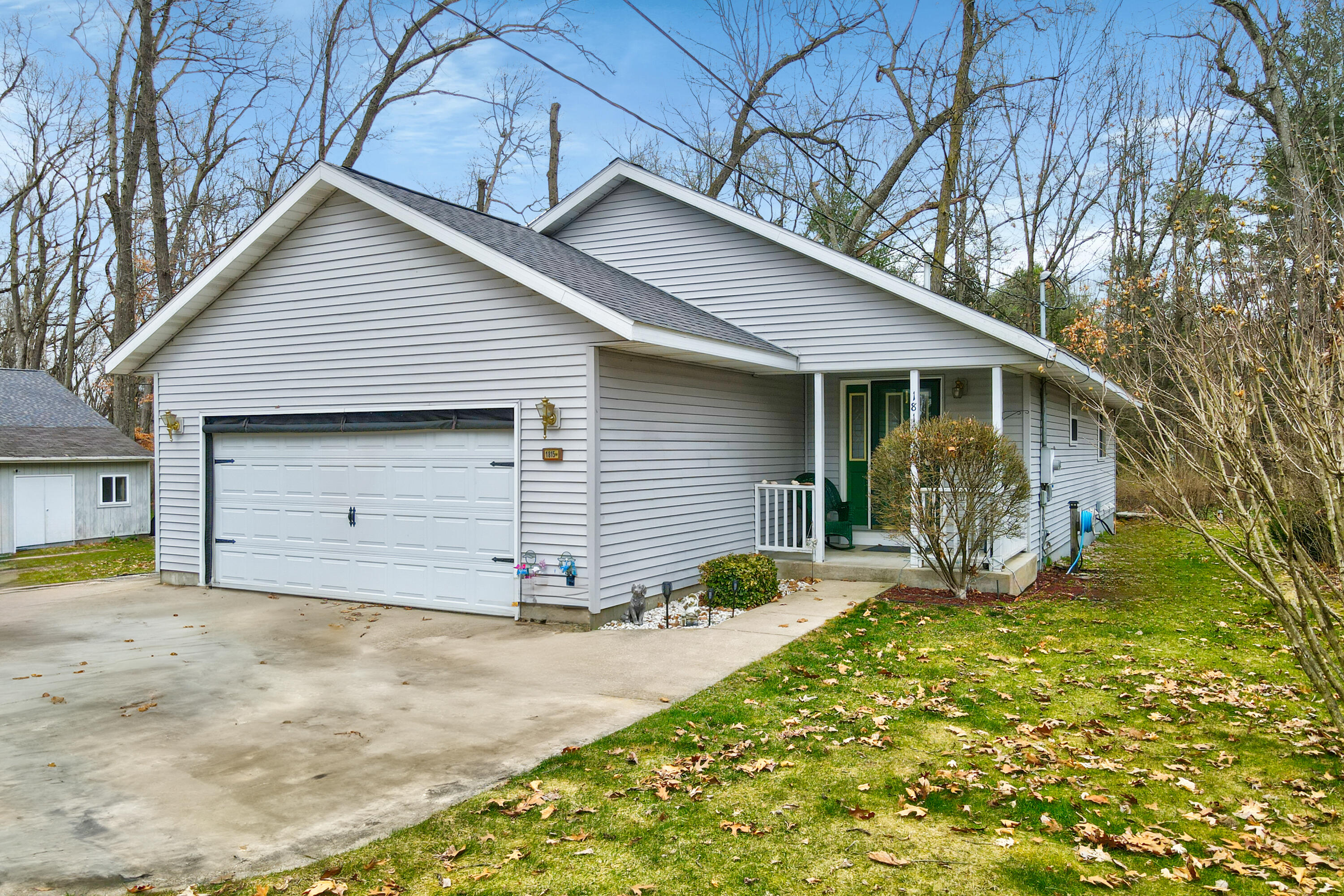 1815 Arrowhead Trail