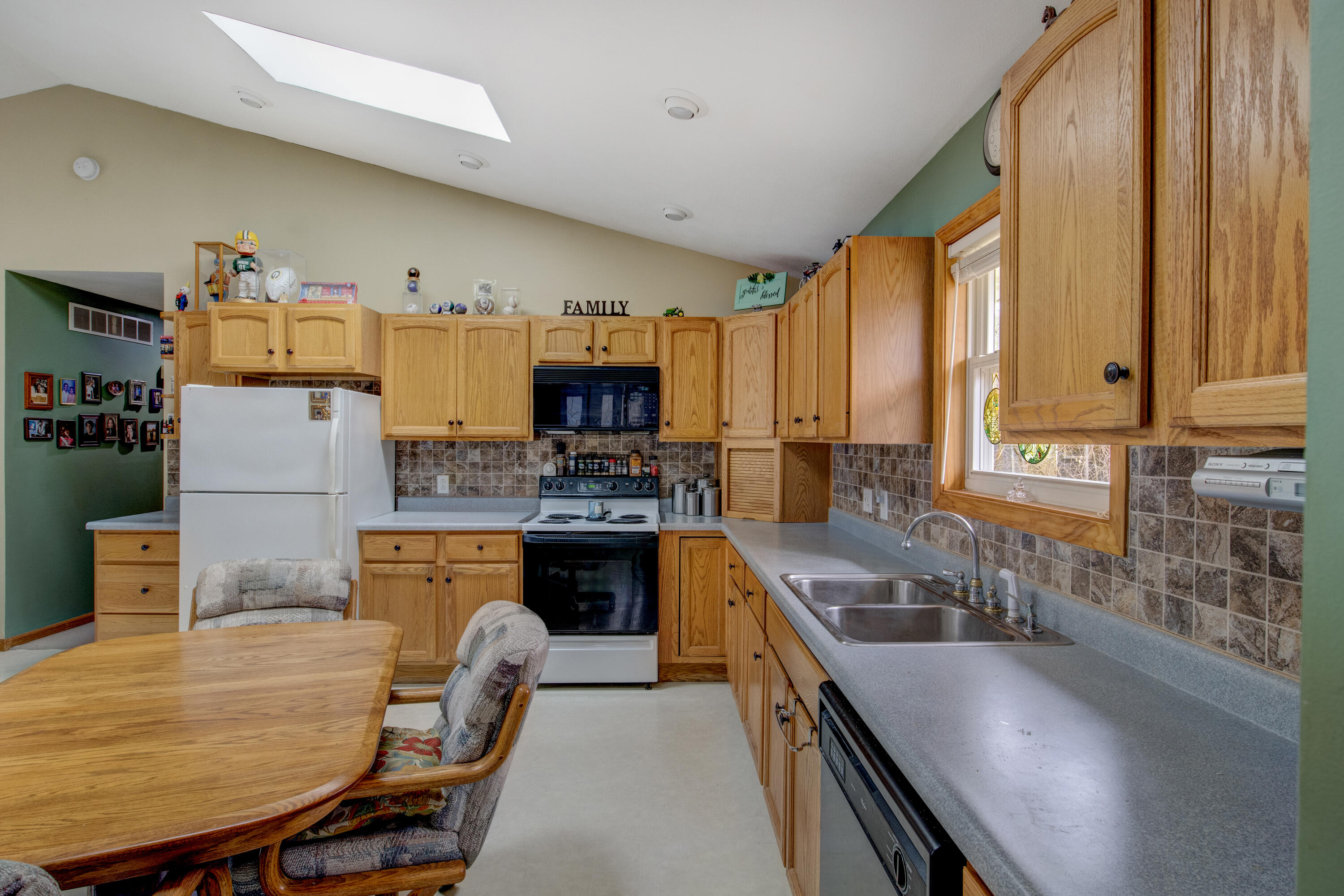 1815 Arrowhead Trail
