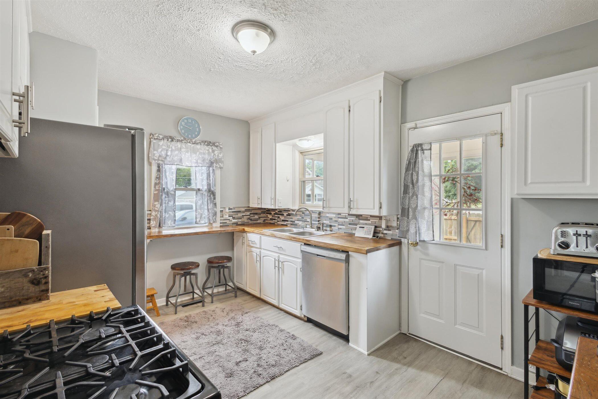 2502 Porter Street SW
