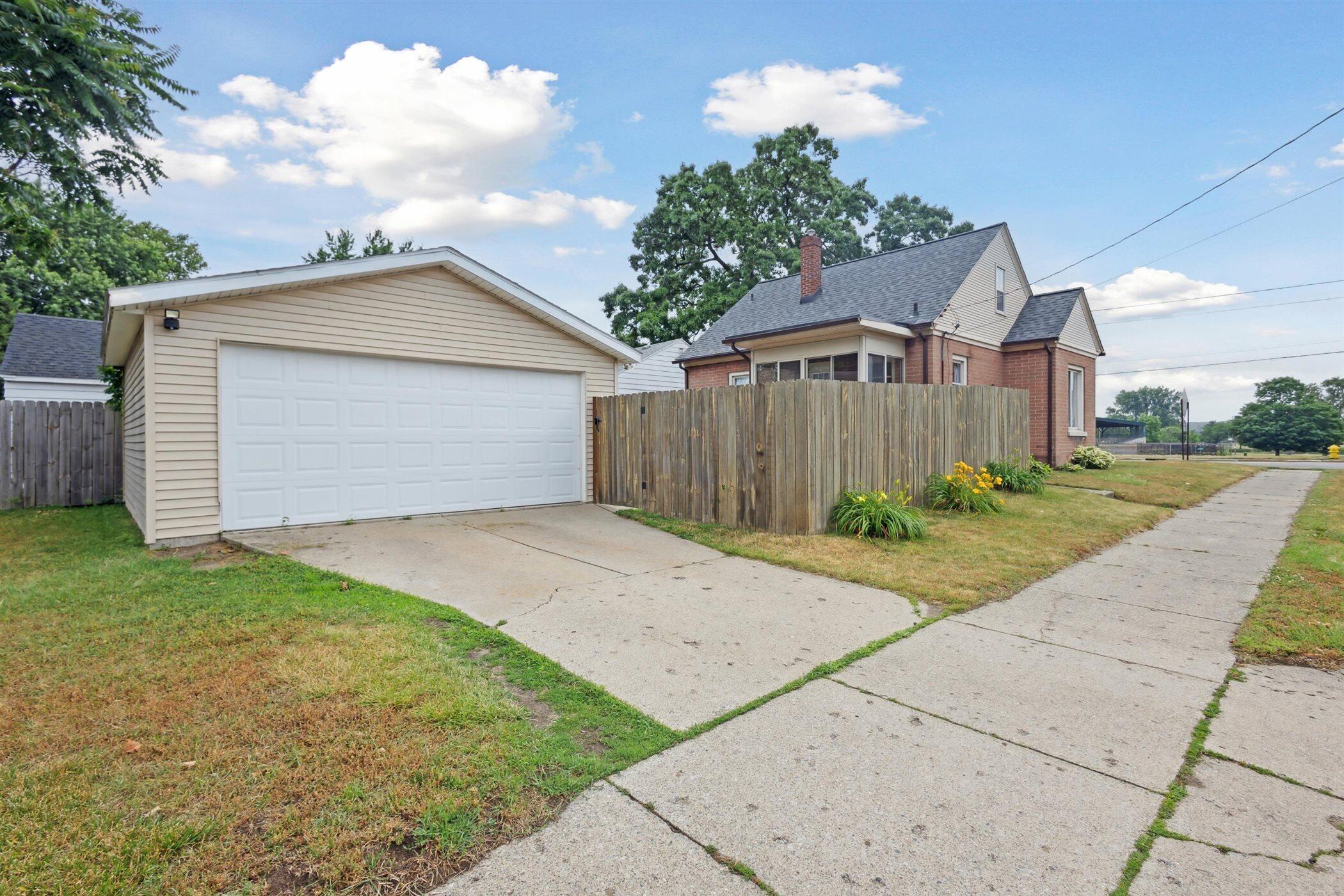 2502 Porter Street SW