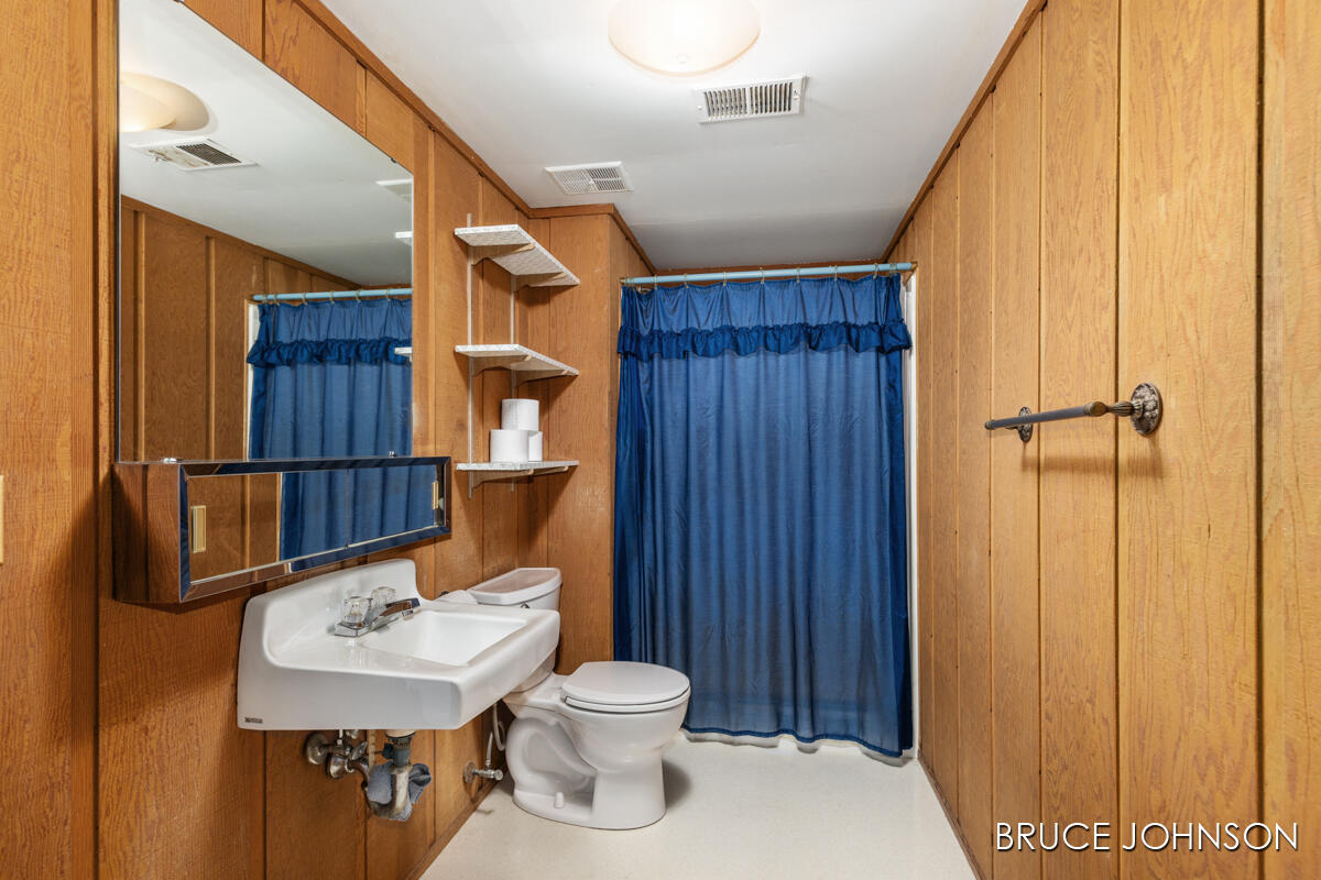 1236 S Van Bruggen Drive