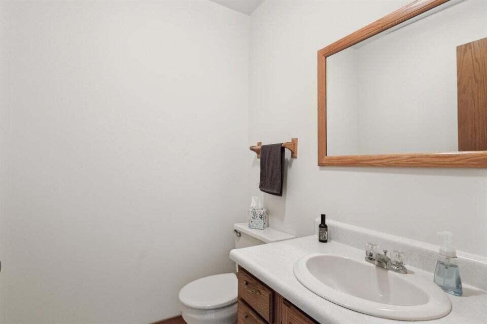 10575 W Main Street 10577