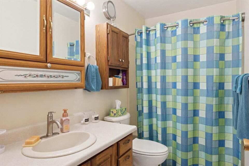 10575 W Main Street 10577