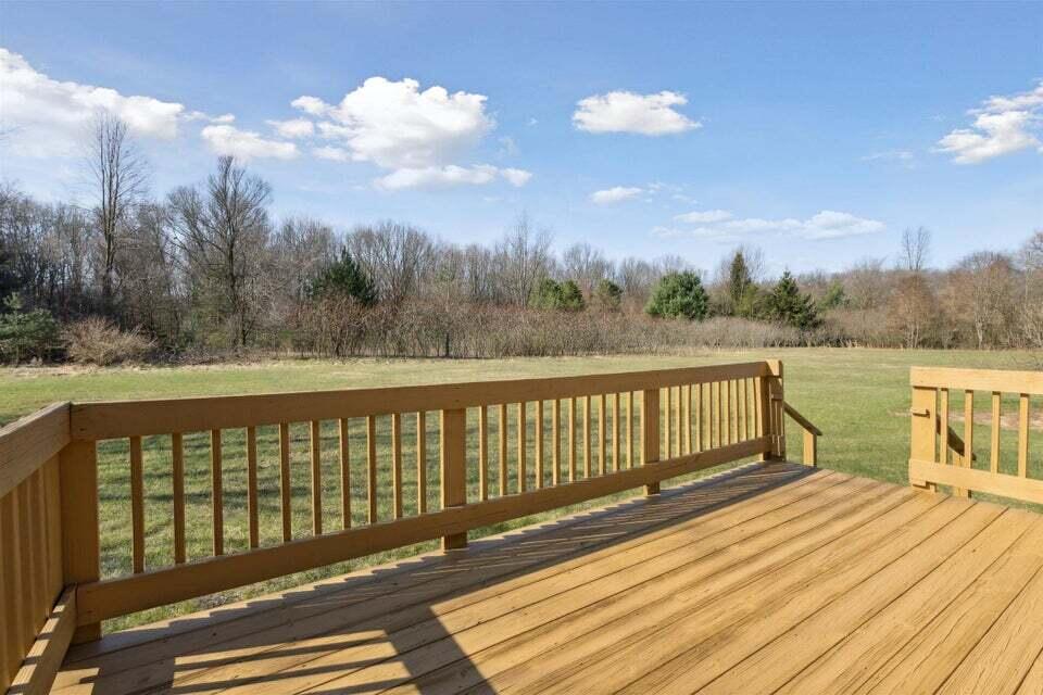 10575 W Main Street 10577