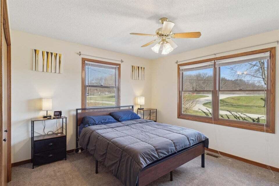 10575 W Main Street 10577