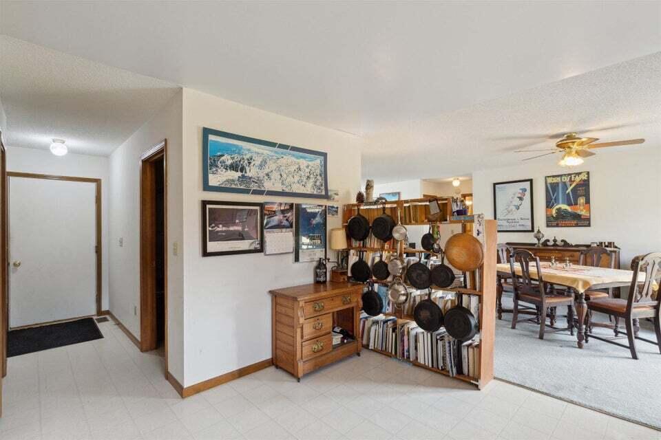 10611 W Main Street 10613