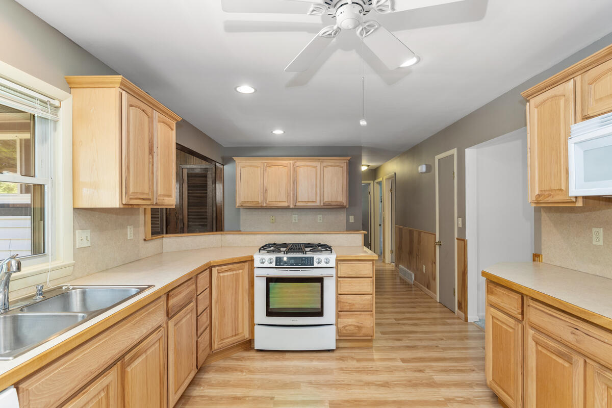 6511 Cottonwood Drive