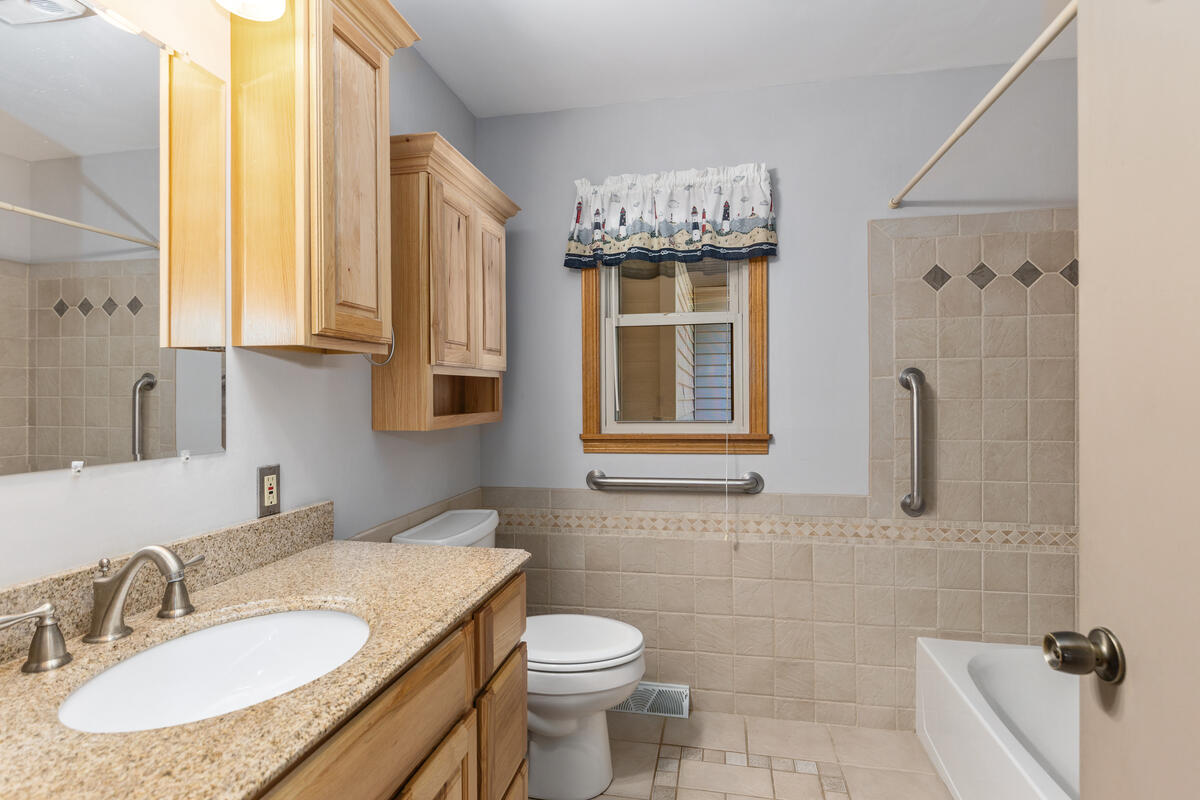 6511 Cottonwood Drive