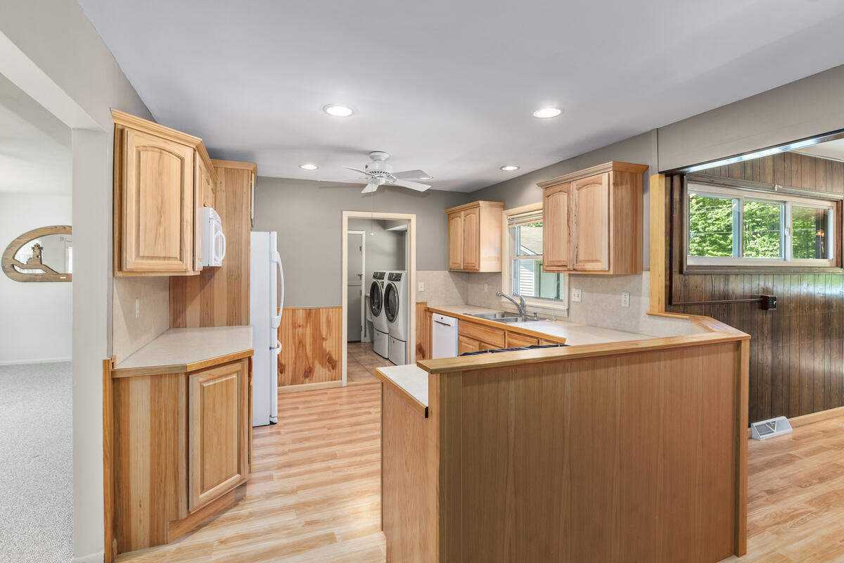 6511 Cottonwood Drive