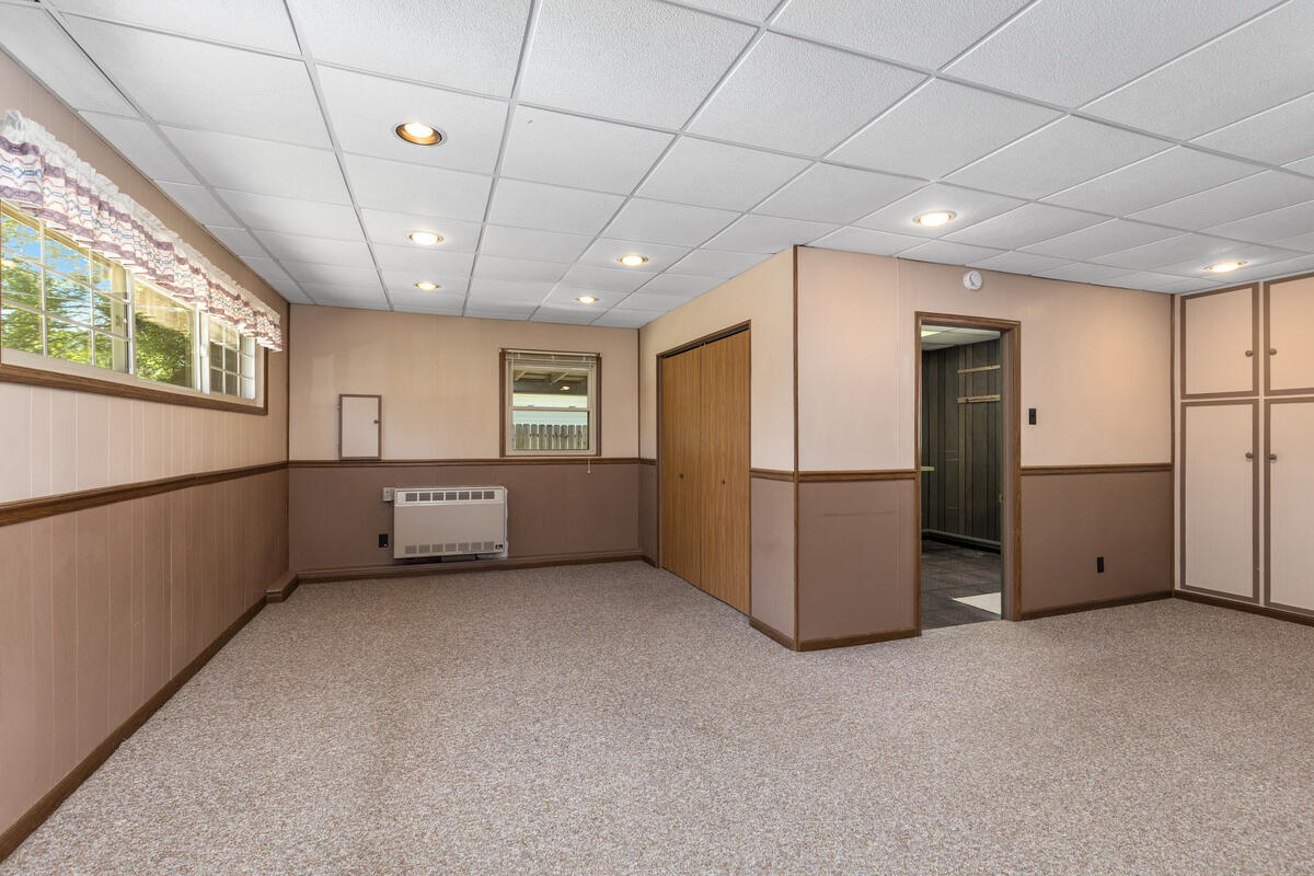 6511 Cottonwood Drive