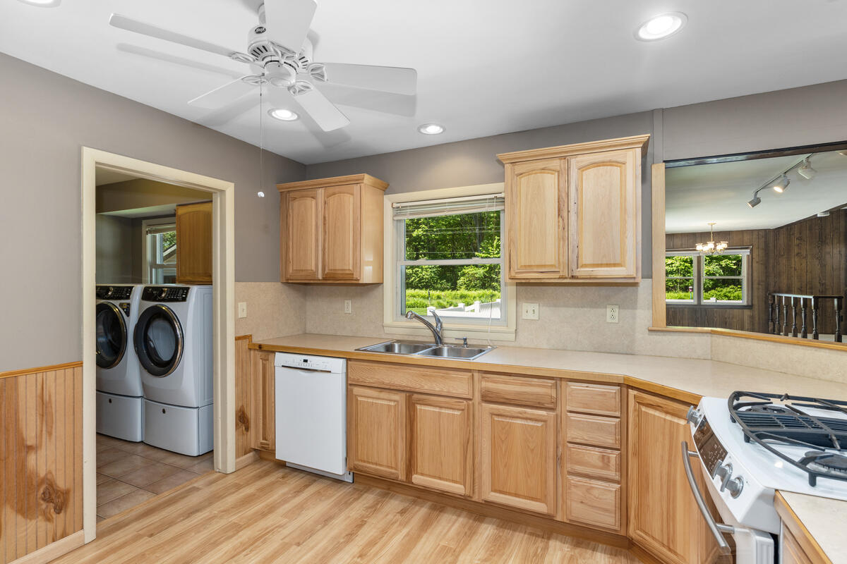6511 Cottonwood Drive