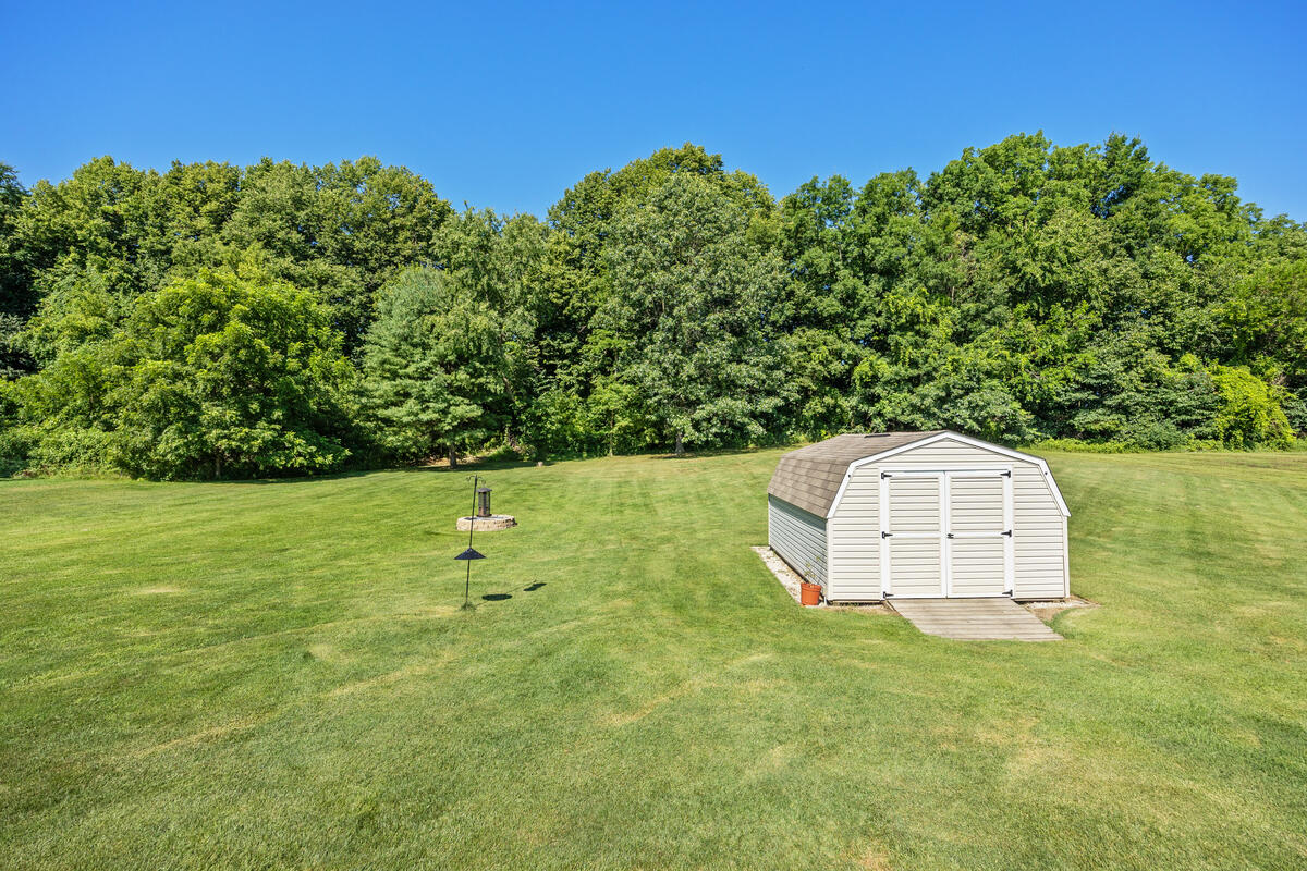 1126 N Vista Lane