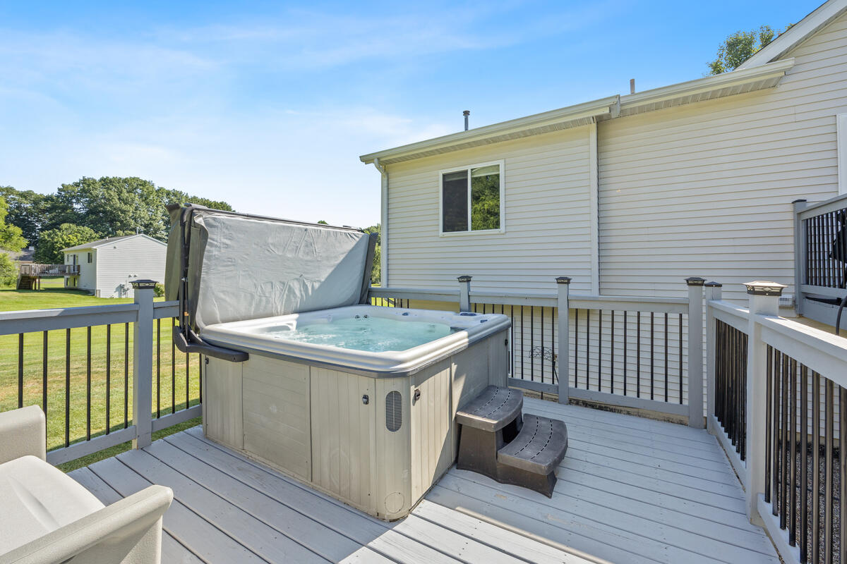 1126 N Vista Lane