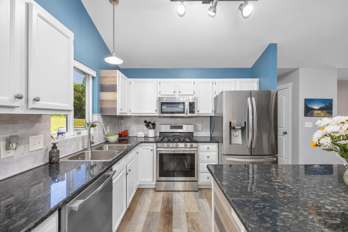 1126 N Vista Lane