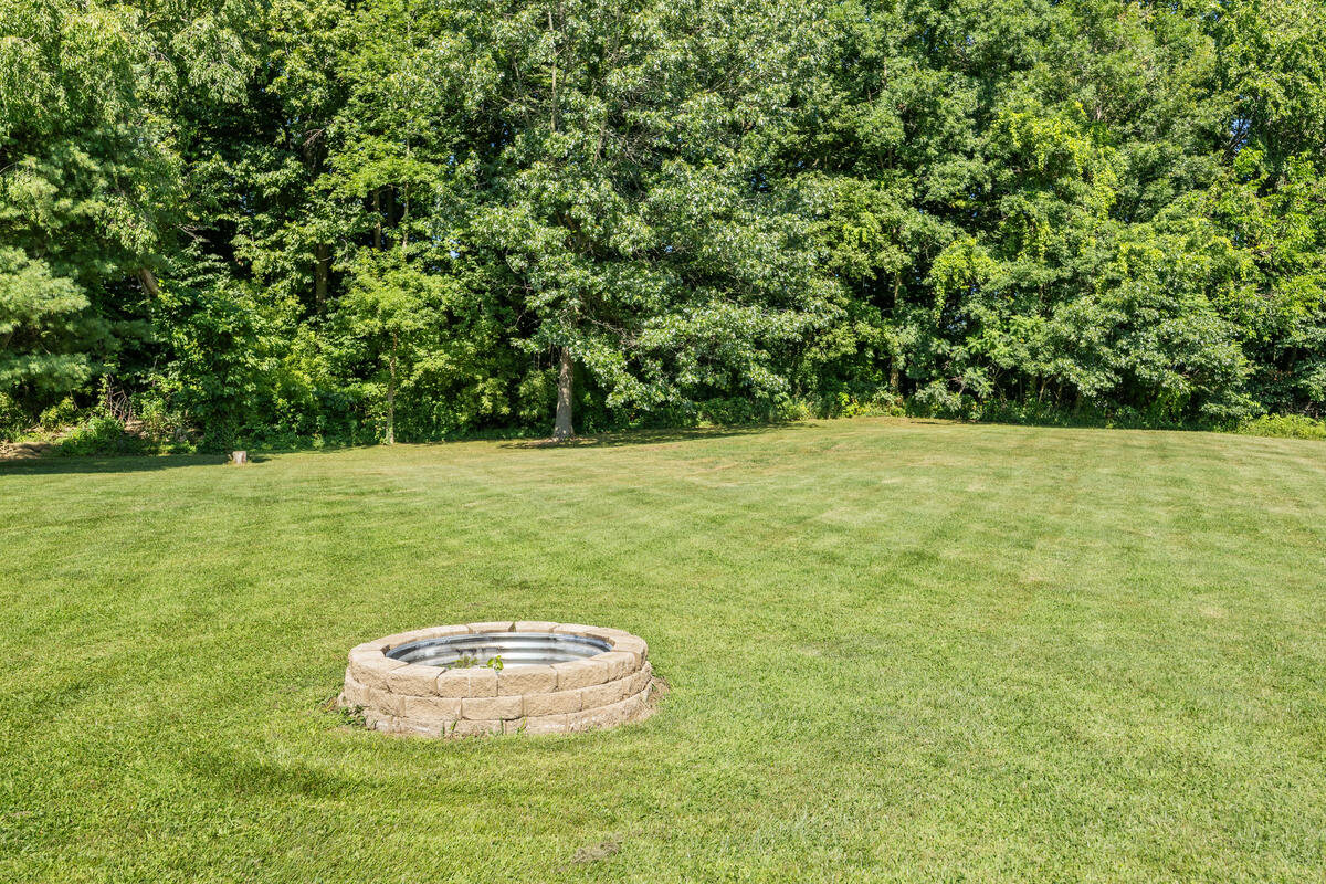1126 N Vista Lane