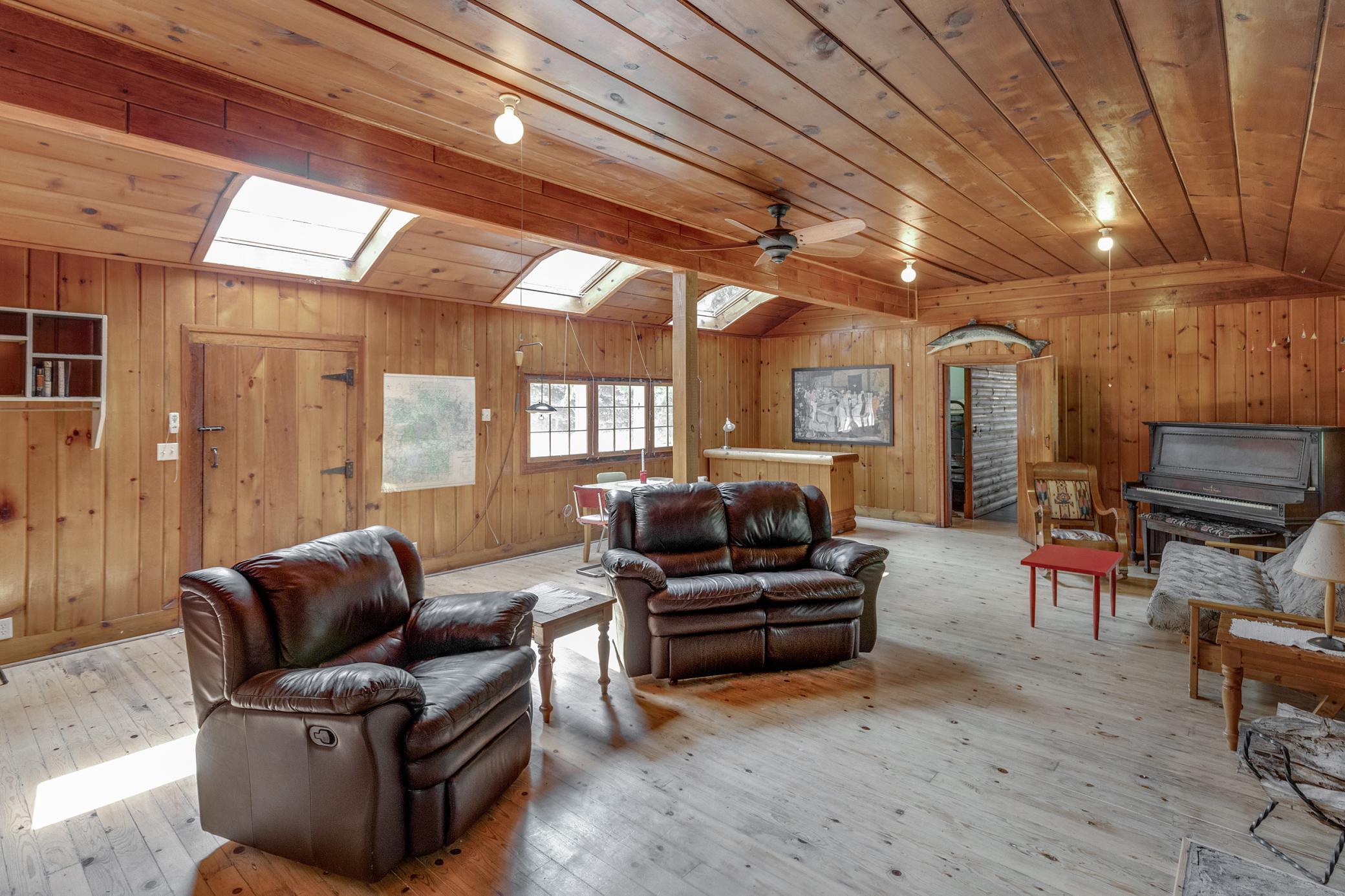 7149 Diamond Point Road NW