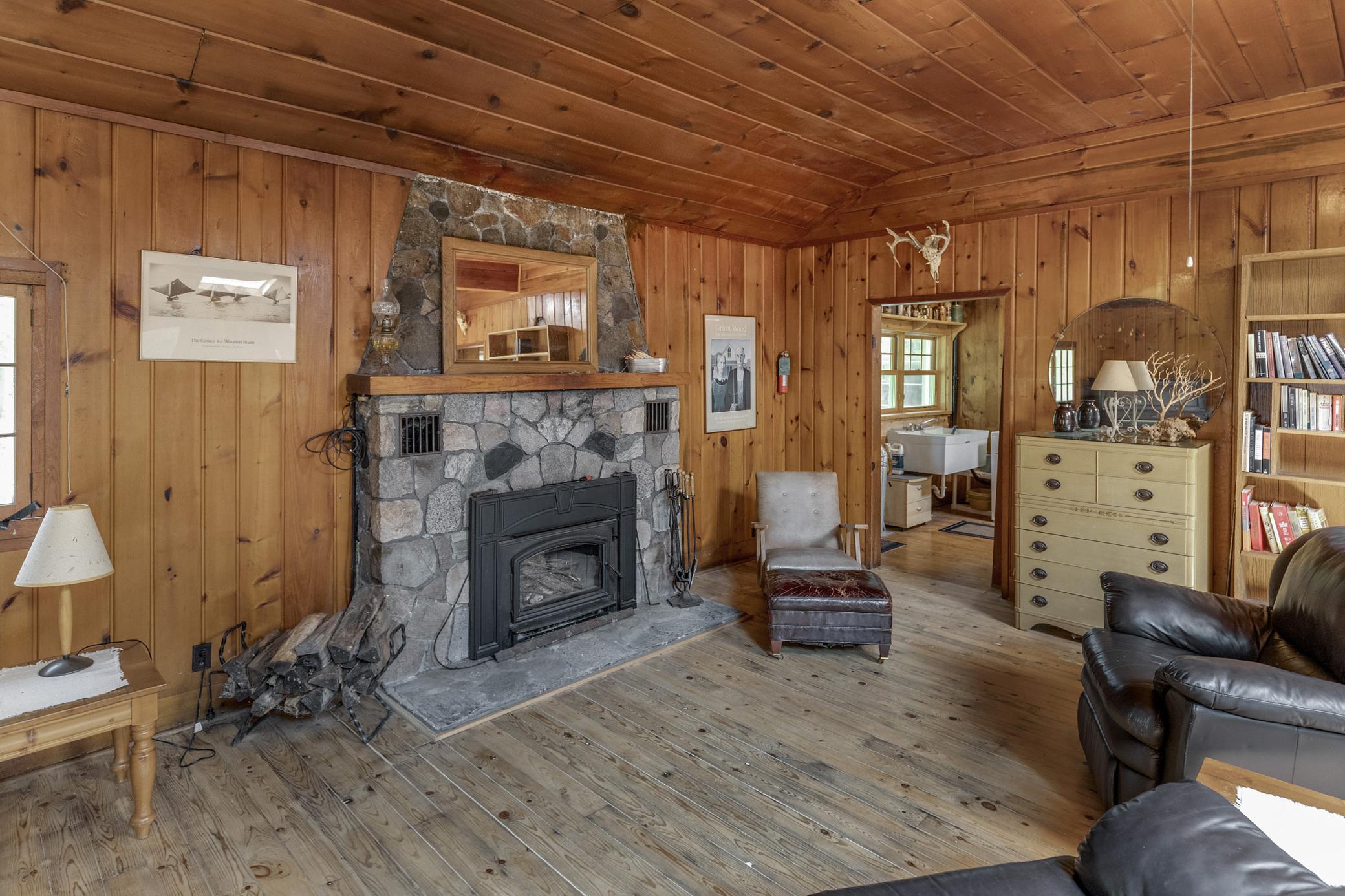 7149 Diamond Point Road NW