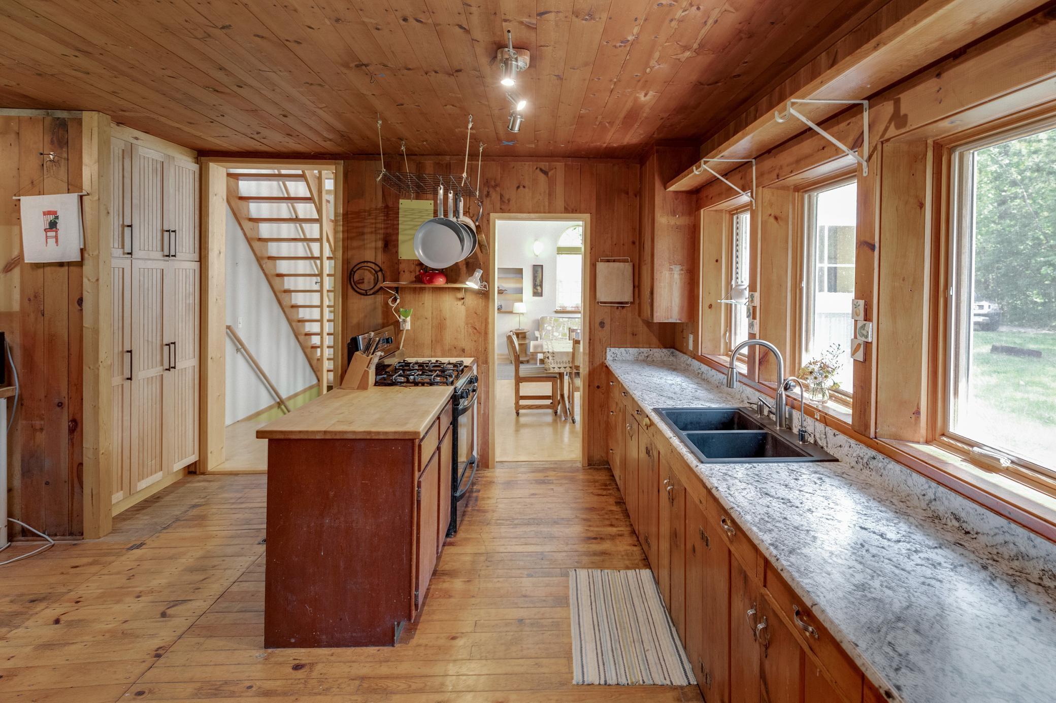 7149 Diamond Point Road NW