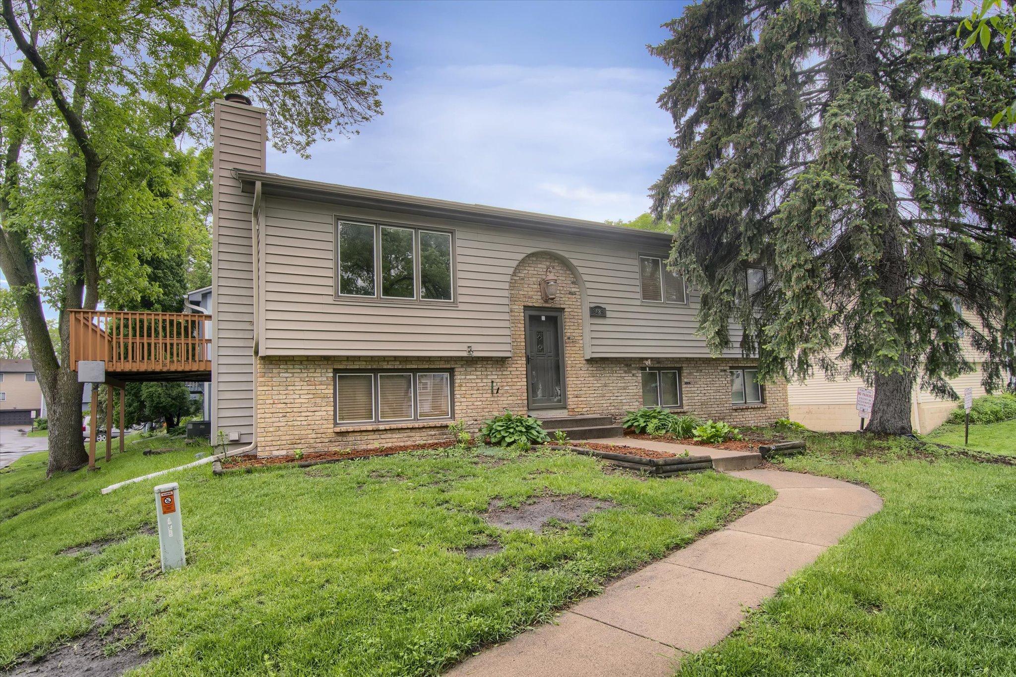 3485 Pilgrim Lane N