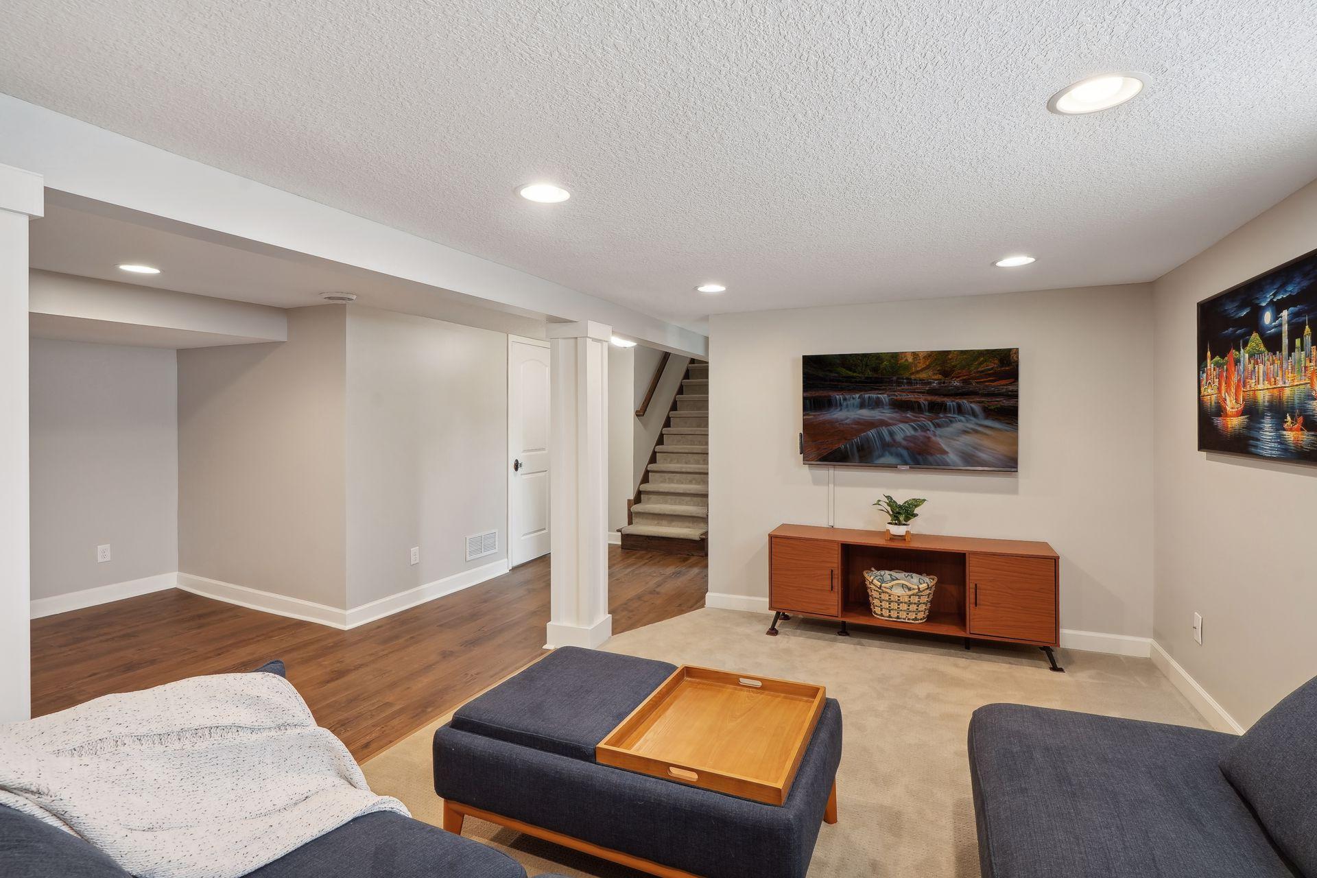 2222 Scheffer Avenue