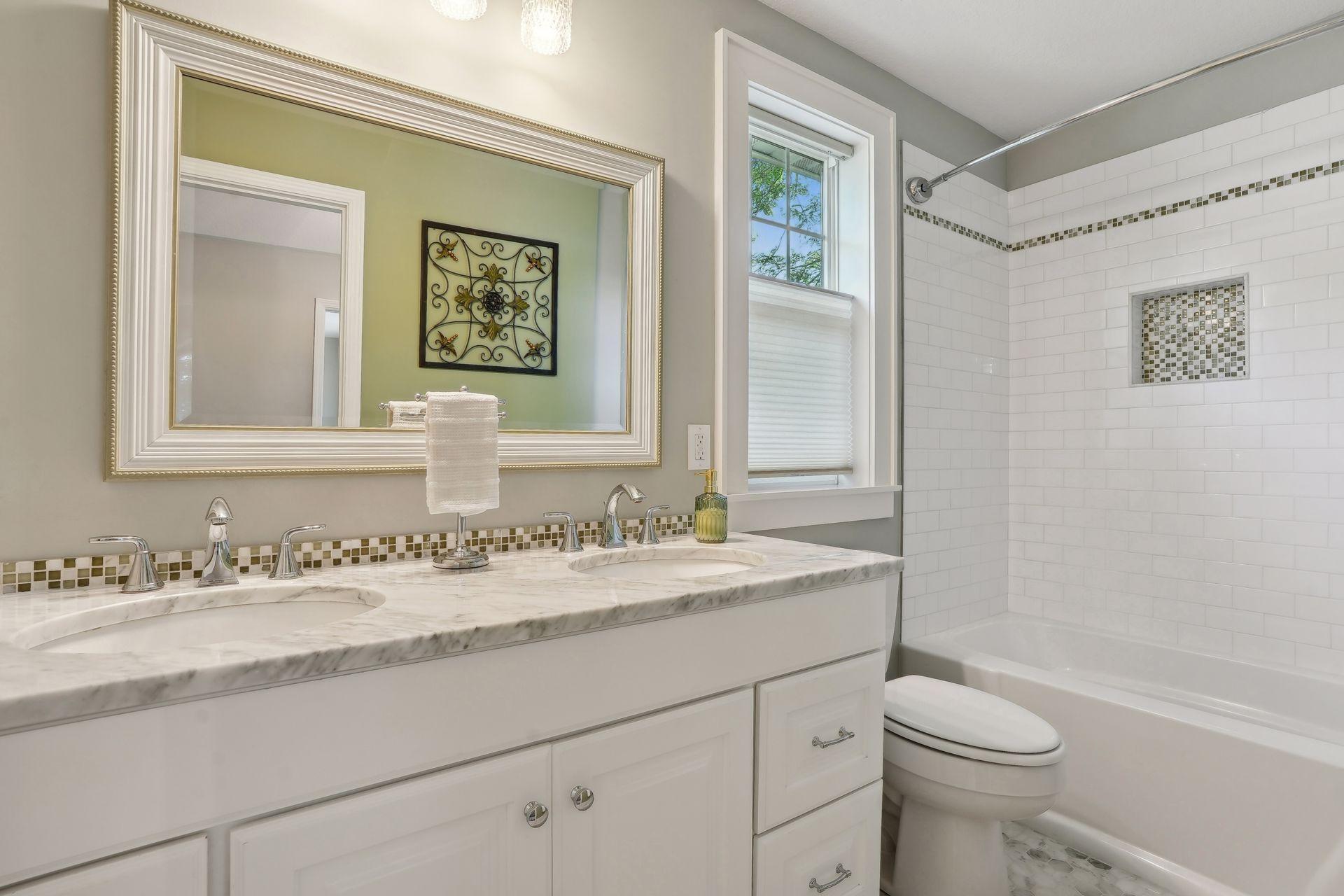 2222 Scheffer Avenue