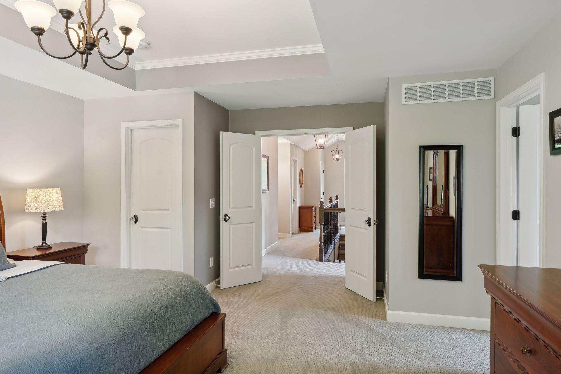 2222 Scheffer Avenue