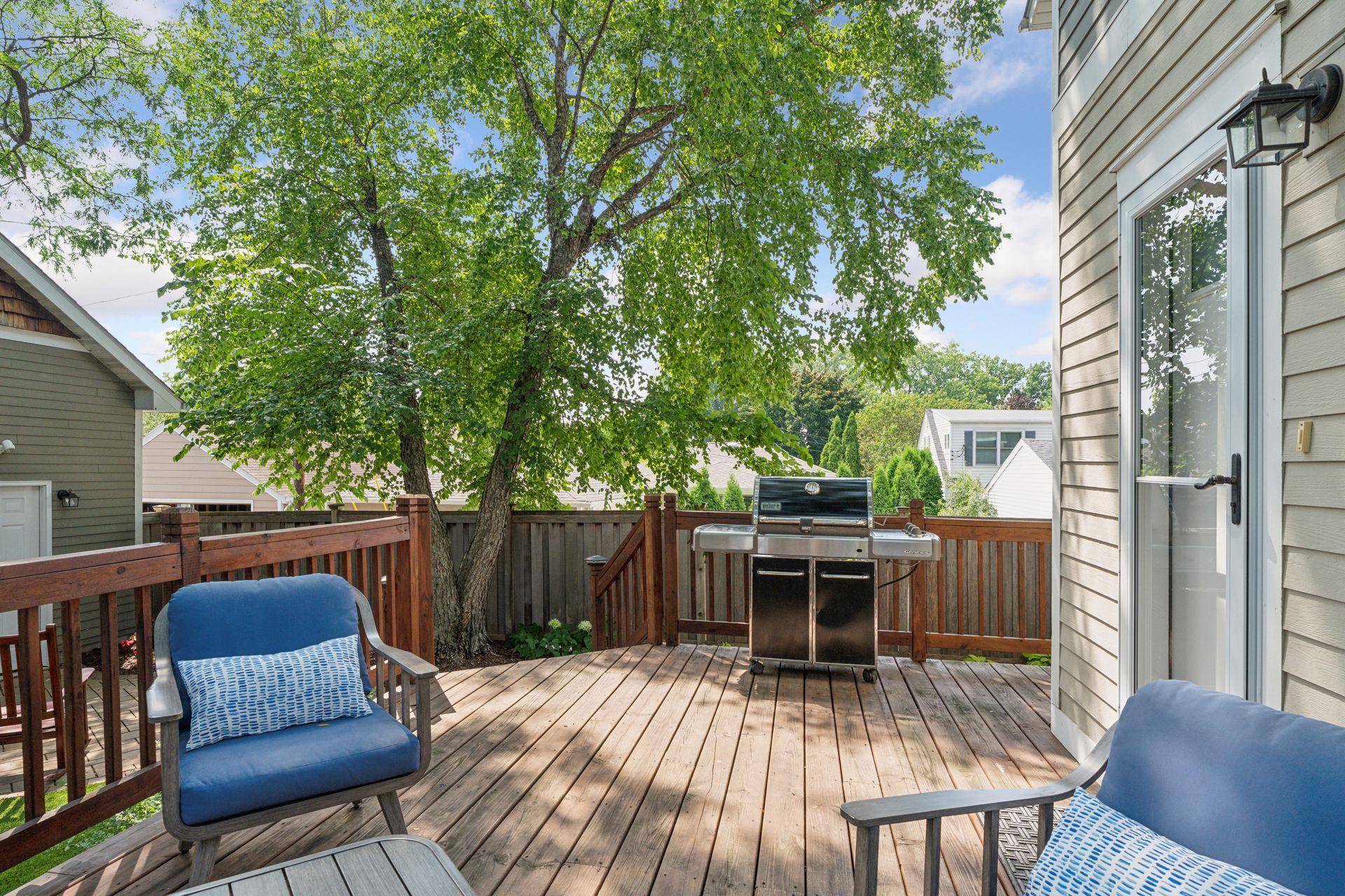 2222 Scheffer Avenue