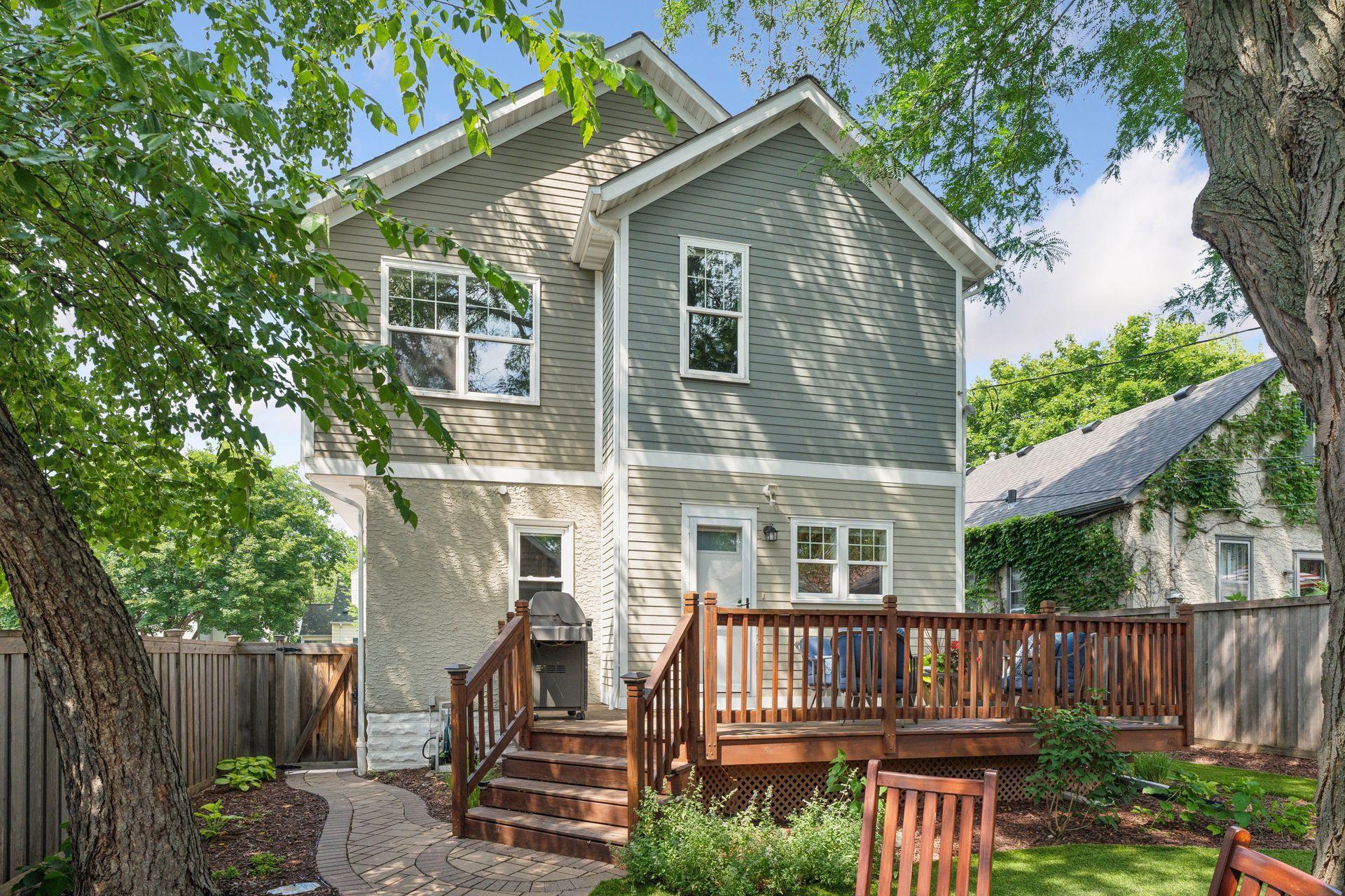 2222 Scheffer Avenue