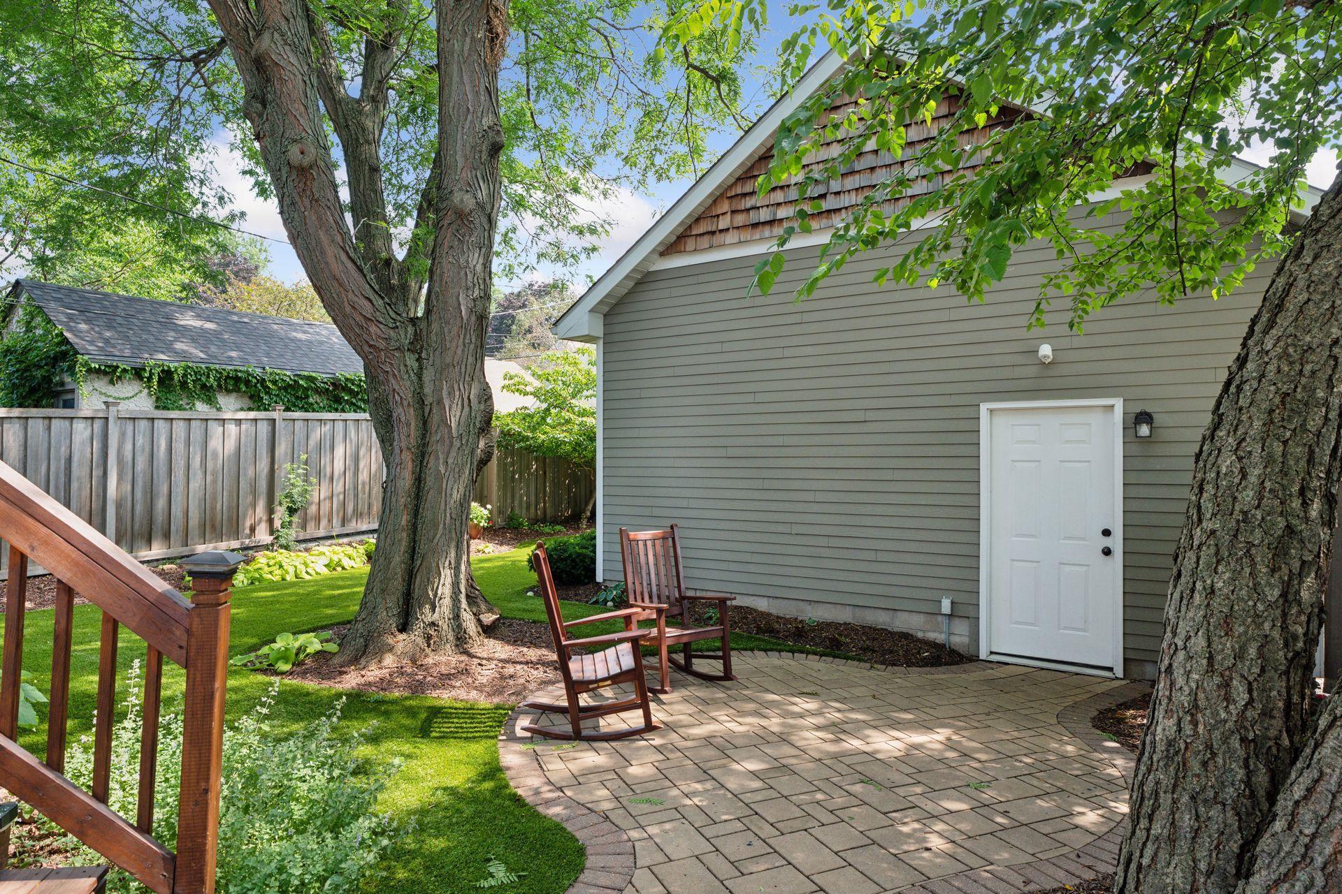 2222 Scheffer Avenue