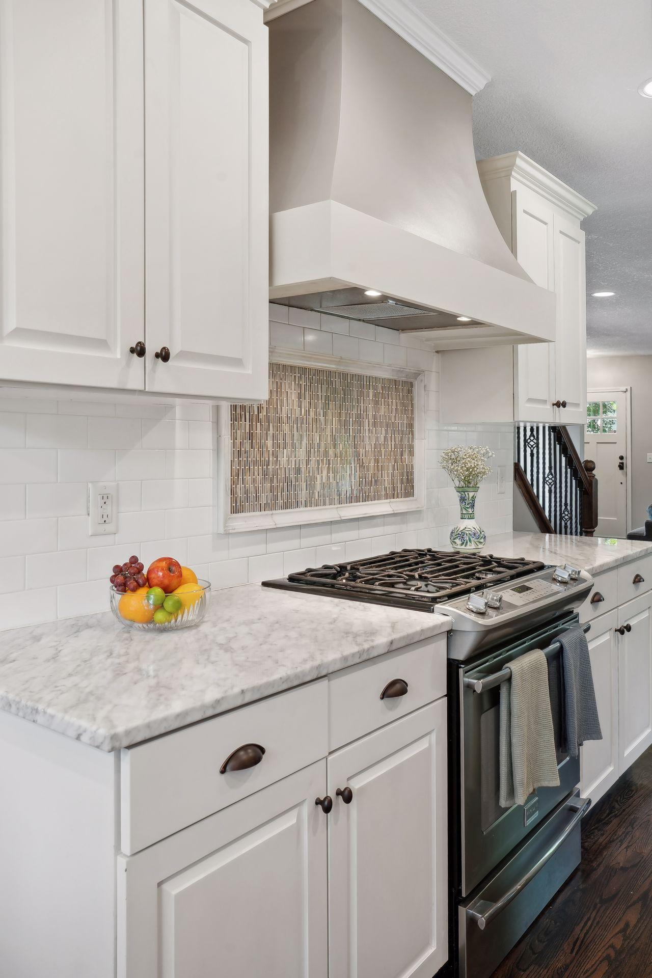 2222 Scheffer Avenue