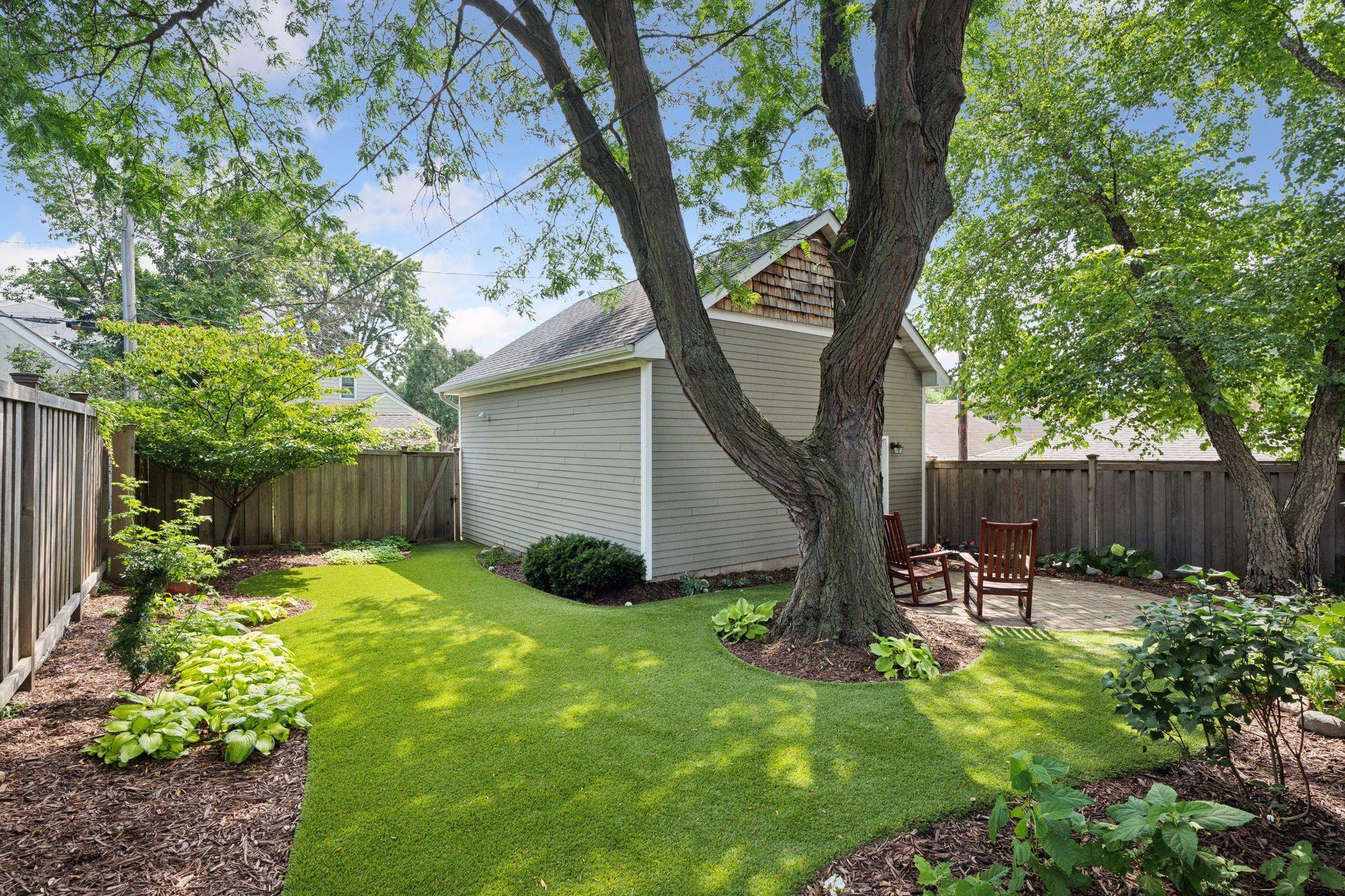 2222 Scheffer Avenue