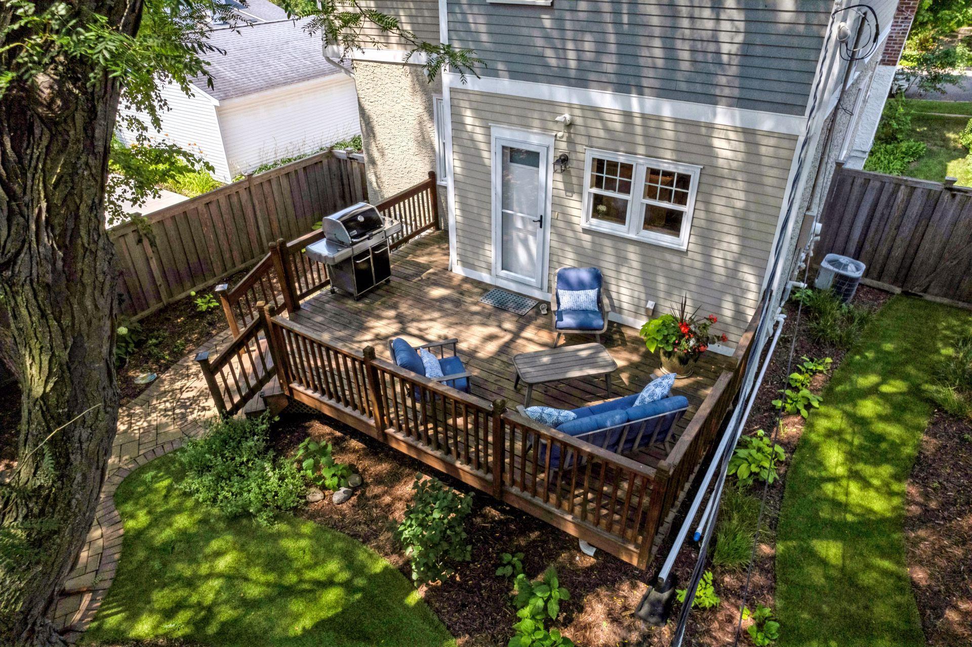 2222 Scheffer Avenue