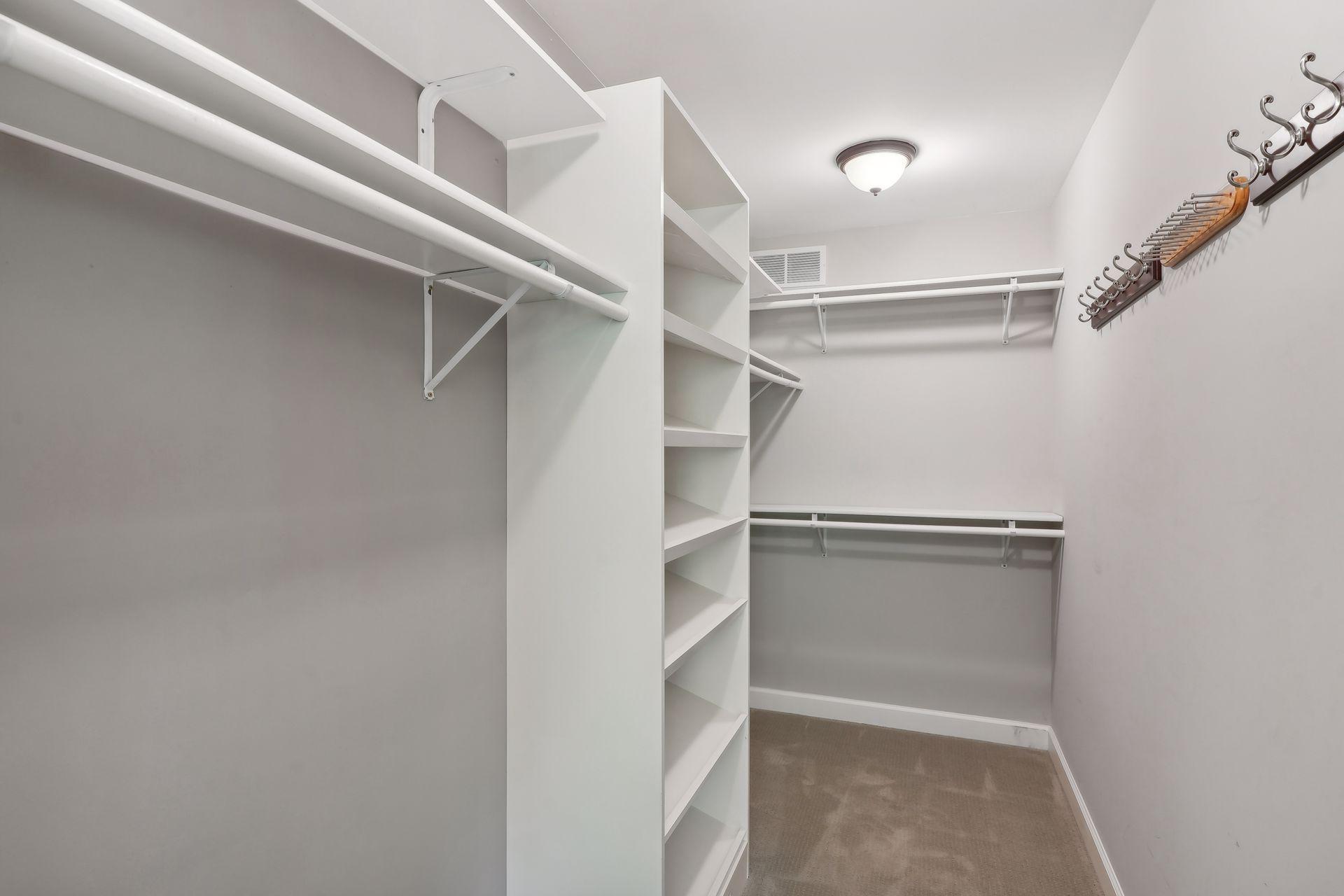 2222 Scheffer Avenue