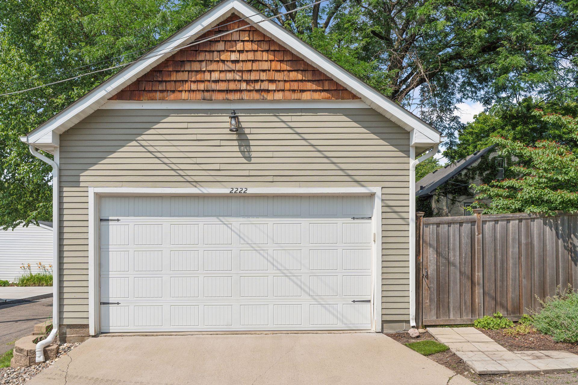 2222 Scheffer Avenue