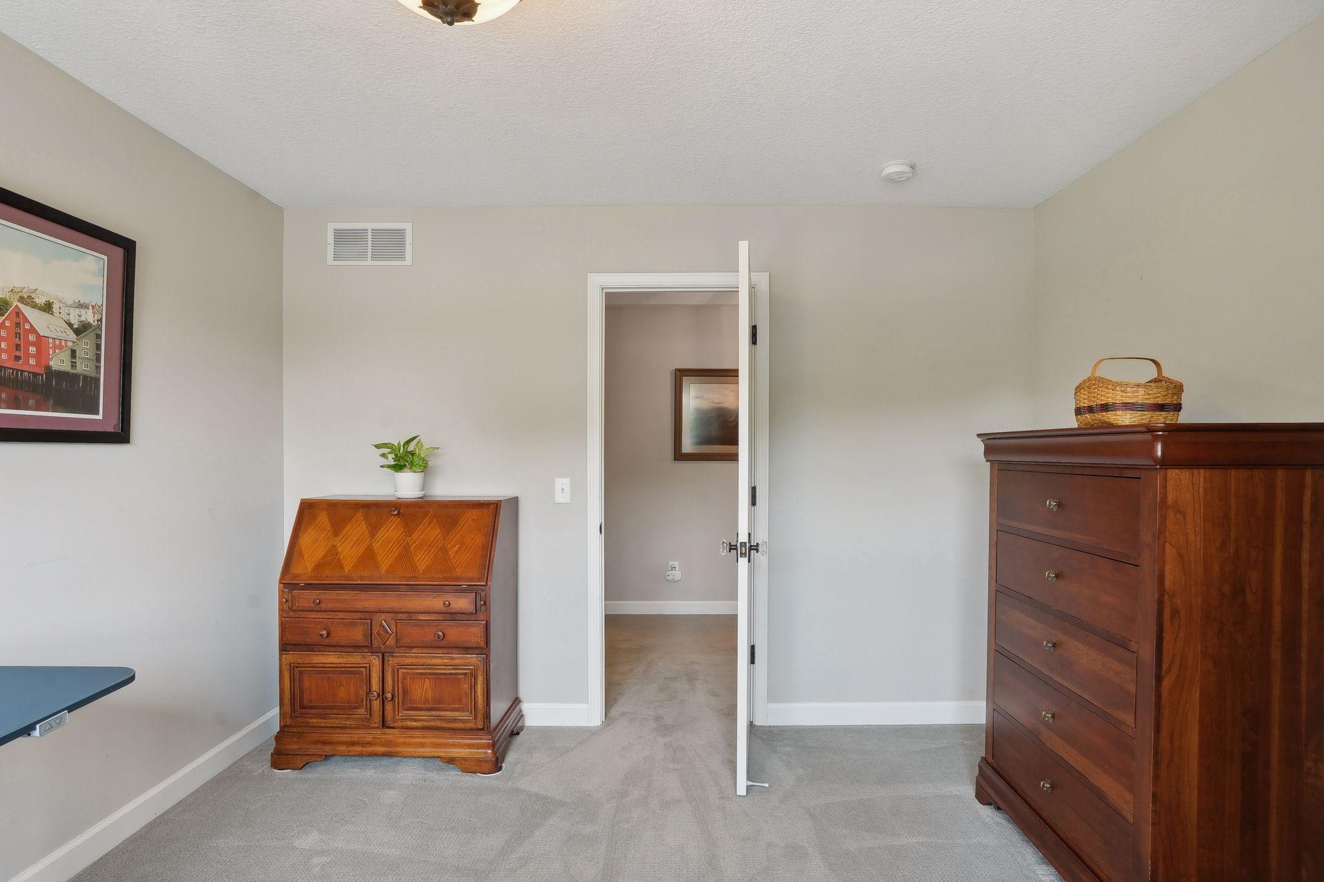 2222 Scheffer Avenue