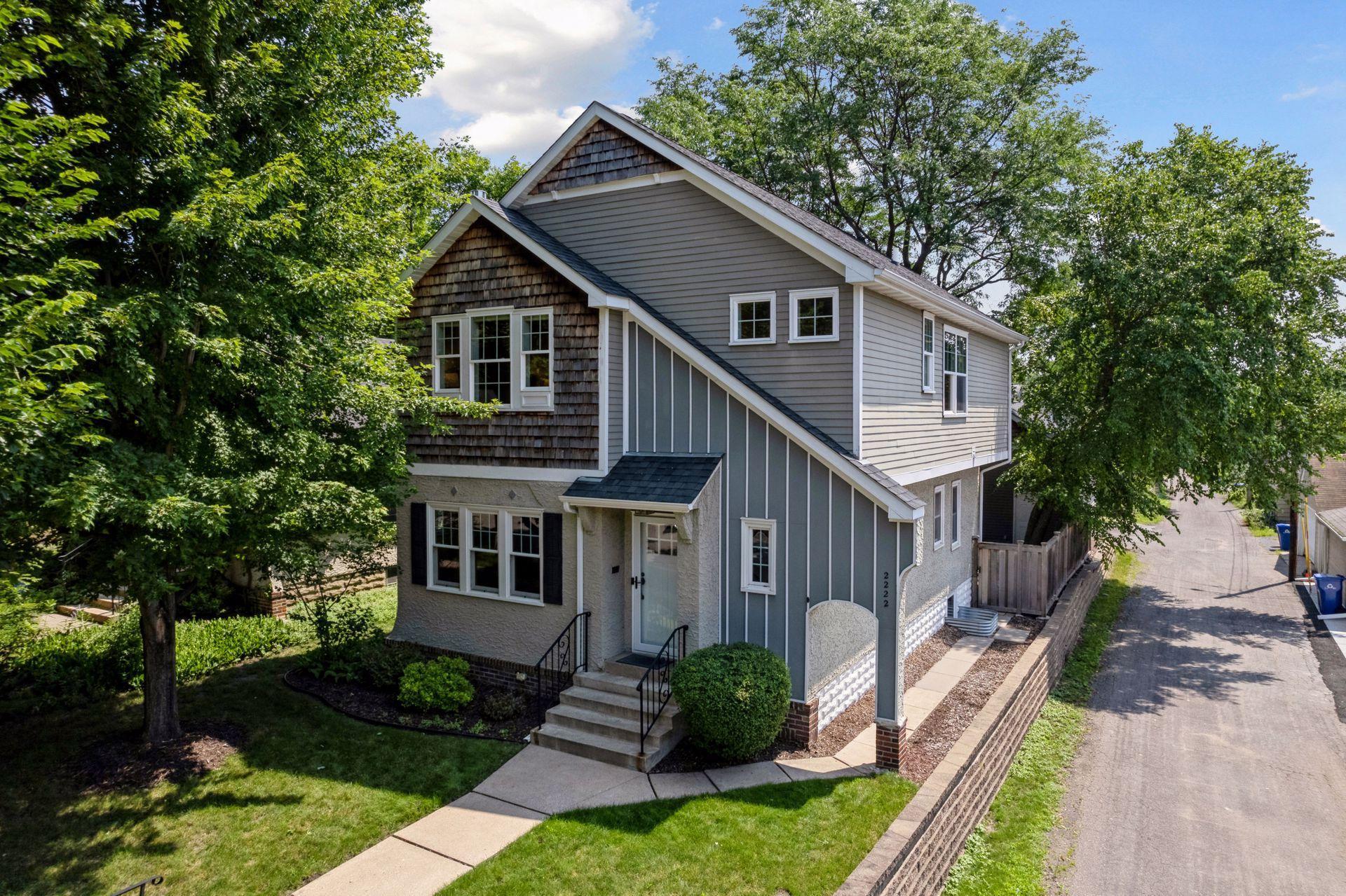 2222 Scheffer Avenue