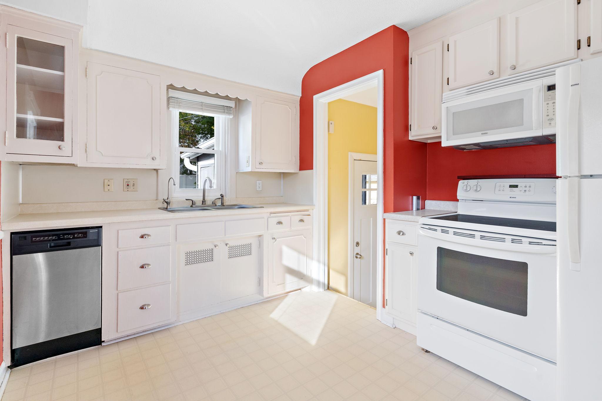 3166 Sumter Avenue S