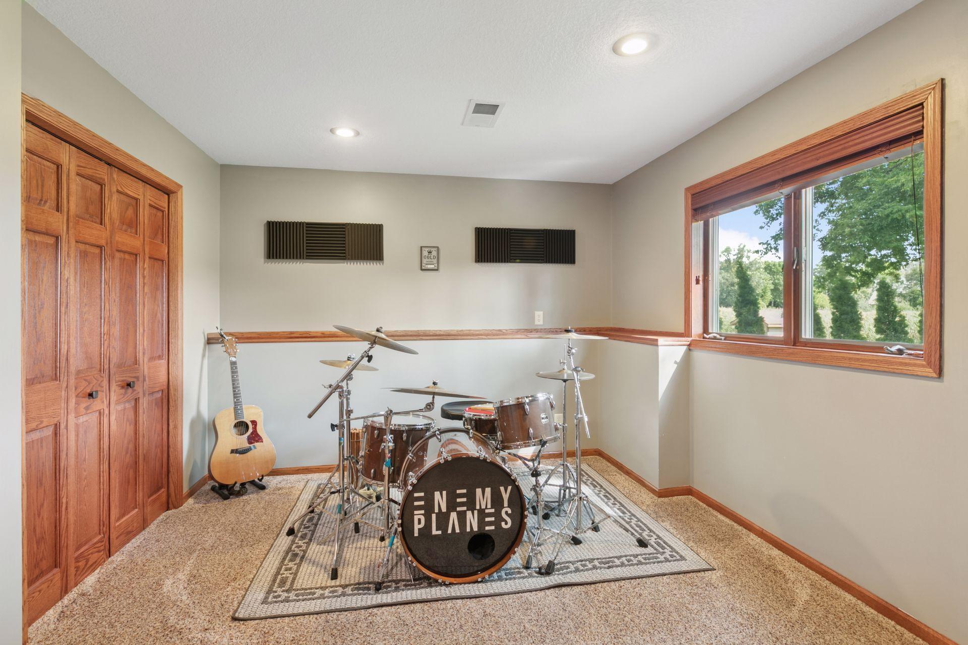 8009 Garfield Street NE