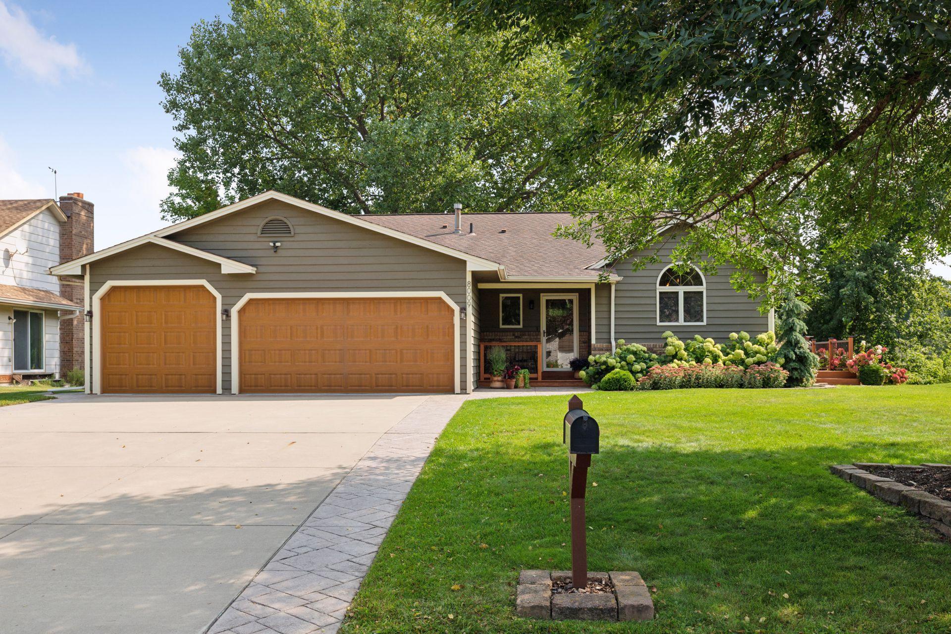 8009 Garfield Street NE