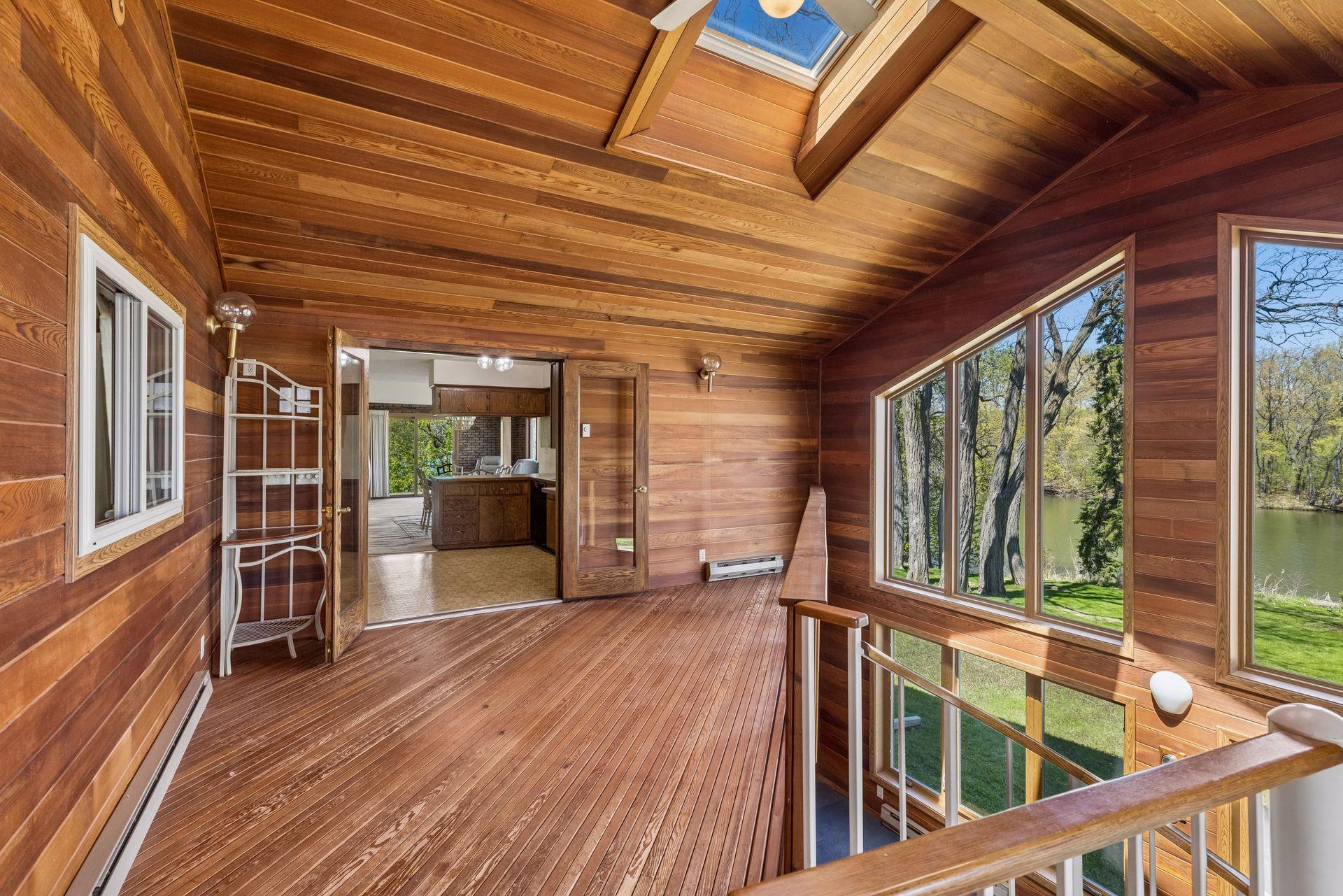 4033 Silver Lake Terrace NE
