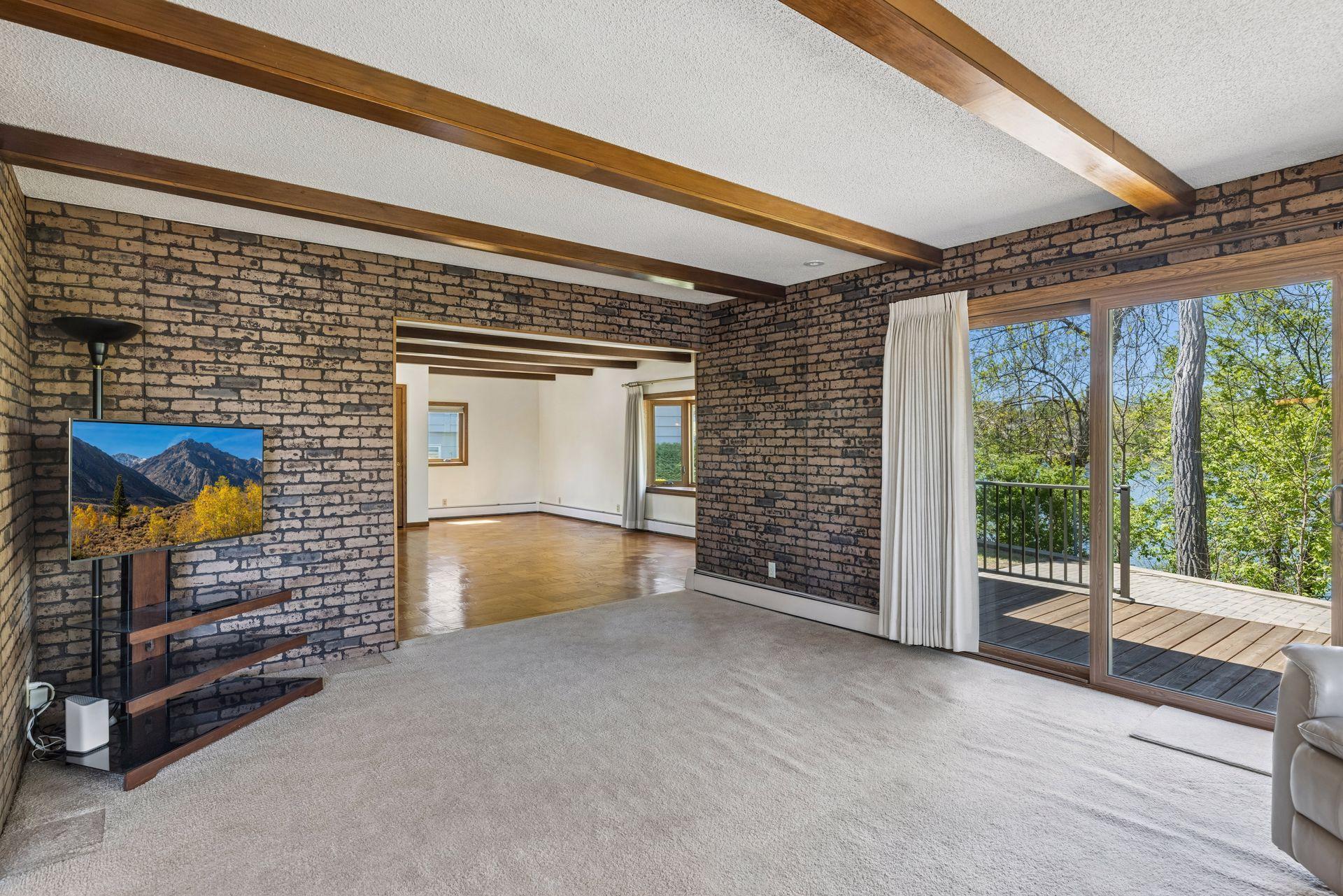 4033 Silver Lake Terrace NE